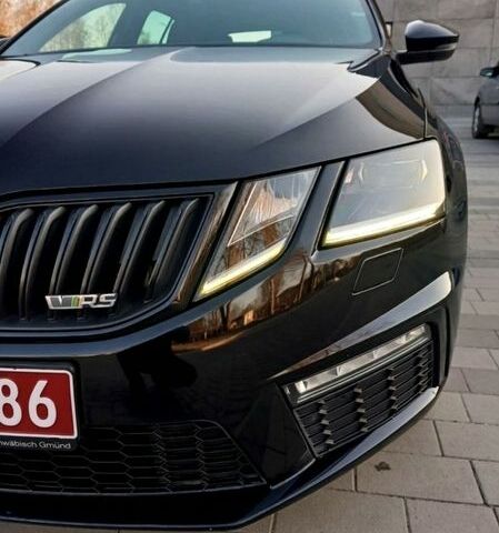 Черный Шкода Октавия, объемом двигателя 2 л и пробегом 238 тыс. км за 18000 $, фото 1 на Automoto.ua