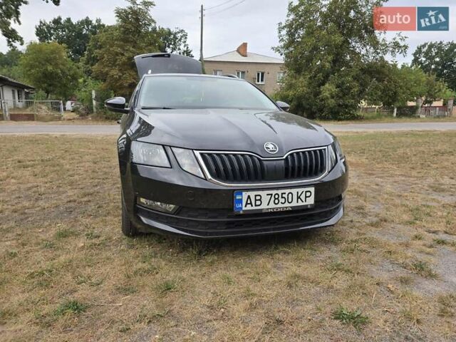 Чорний Шкода Октавія, об'ємом двигуна 1.6 л та пробігом 255 тис. км за 15700 $, фото 1 на Automoto.ua