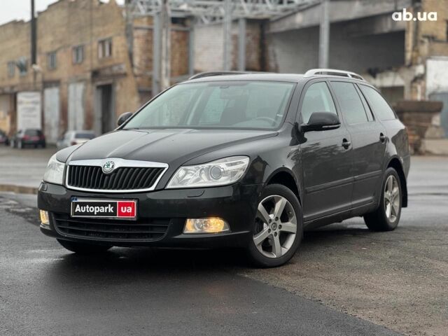 Черный Шкода Октавия, объемом двигателя 1.2 л и пробегом 213 тыс. км за 7790 $, фото 1 на Automoto.ua