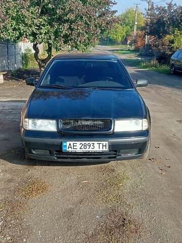 Чорний Шкода Октавія, об'ємом двигуна 1.6 л та пробігом 296 тис. км за 2700 $, фото 1 на Automoto.ua