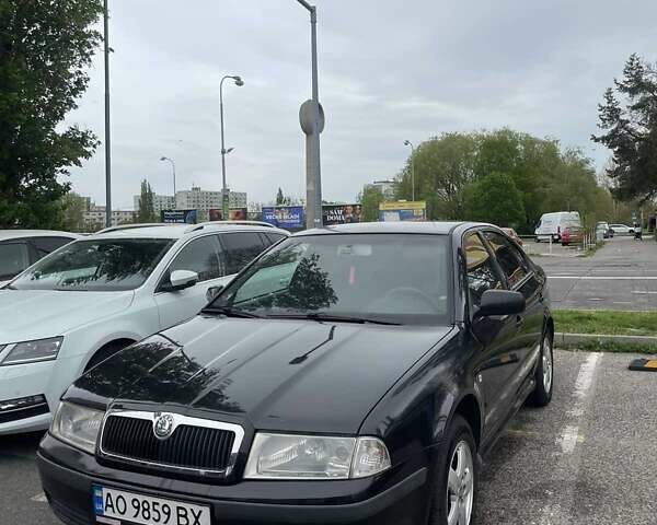 Черный Шкода Октавия, объемом двигателя 2 л и пробегом 311 тыс. км за 4000 $, фото 1 на Automoto.ua