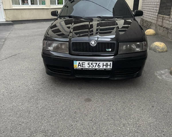 Черный Шкода Октавия, объемом двигателя 1.78 л и пробегом 330 тыс. км за 6000 $, фото 1 на Automoto.ua