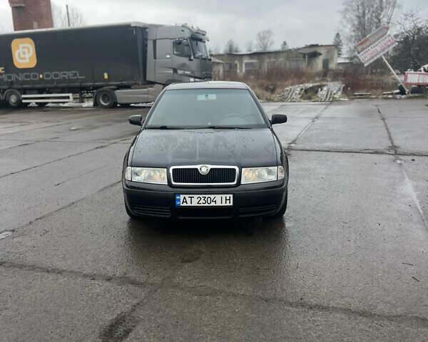 Черный Шкода Октавия, объемом двигателя 1.6 л и пробегом 172 тыс. км за 4850 $, фото 1 на Automoto.ua