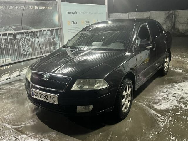 Чорний Шкода Октавія, об'ємом двигуна 2 л та пробігом 270 тис. км за 3800 $, фото 1 на Automoto.ua