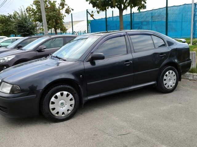 Чорний Шкода Октавія, об'ємом двигуна 1.8 л та пробігом 250 тис. км за 3333 $, фото 1 на Automoto.ua