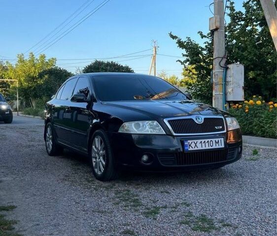 Черный Шкода Октавия, объемом двигателя 2 л и пробегом 297 тыс. км за 8000 $, фото 1 на Automoto.ua