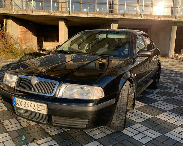Черный Шкода Октавия, объемом двигателя 1.6 л и пробегом 260 тыс. км за 3700 $, фото 1 на Automoto.ua