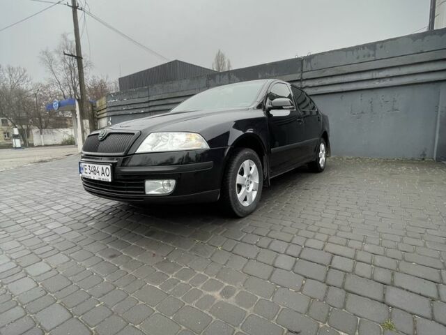Черный Шкода Октавия, объемом двигателя 2 л и пробегом 228 тыс. км за 6800 $, фото 1 на Automoto.ua