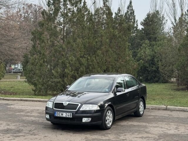 Черный Шкода Октавия, объемом двигателя 2 л и пробегом 149 тыс. км за 3350 $, фото 1 на Automoto.ua
