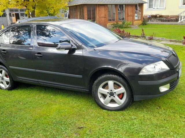 Черный Шкода Октавия, объемом двигателя 2 л и пробегом 269 тыс. км за 5000 $, фото 1 на Automoto.ua