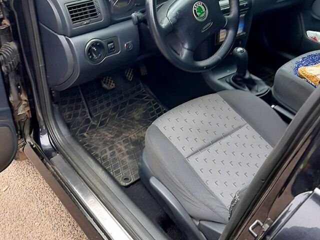 Чорний Шкода Октавія, об'ємом двигуна 1.6 л та пробігом 268 тис. км за 5000 $, фото 1 на Automoto.ua