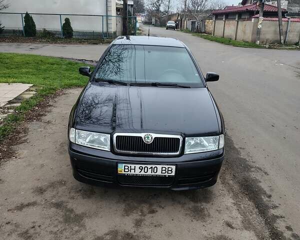 Черный Шкода Октавия, объемом двигателя 1.78 л и пробегом 170 тыс. км за 5600 $, фото 1 на Automoto.ua