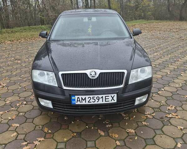 Черный Шкода Октавия, объемом двигателя 1.6 л и пробегом 315 тыс. км за 6300 $, фото 1 на Automoto.ua