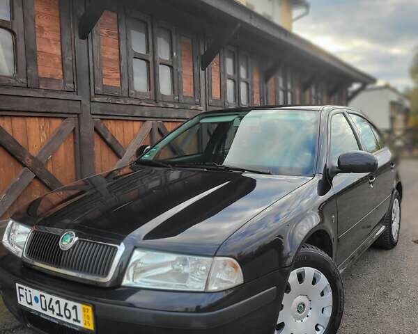 Черный Шкода Октавия, объемом двигателя 1.6 л и пробегом 197 тыс. км за 7150 $, фото 1 на Automoto.ua