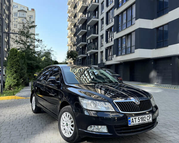 Черный Шкода Октавия, объемом двигателя 1.8 л и пробегом 295 тыс. км за 6500 $, фото 1 на Automoto.ua
