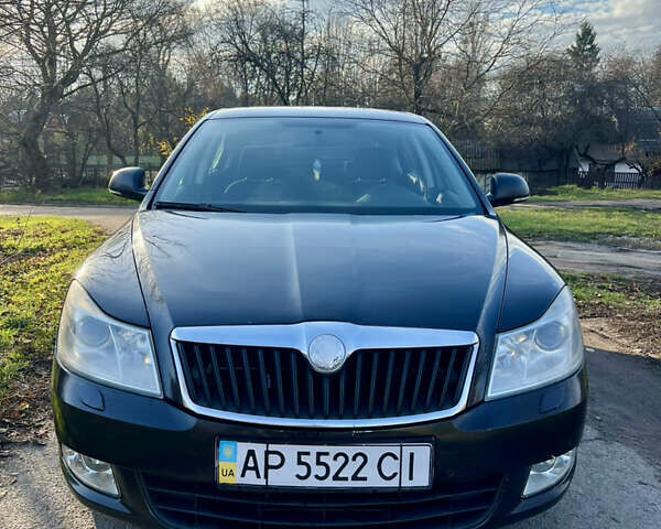 Черный Шкода Октавия, объемом двигателя 1.8 л и пробегом 328 тыс. км за 6300 $, фото 1 на Automoto.ua