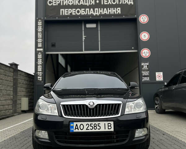 Чорний Шкода Октавія, об'ємом двигуна 2 л та пробігом 320 тис. км за 7800 $, фото 1 на Automoto.ua