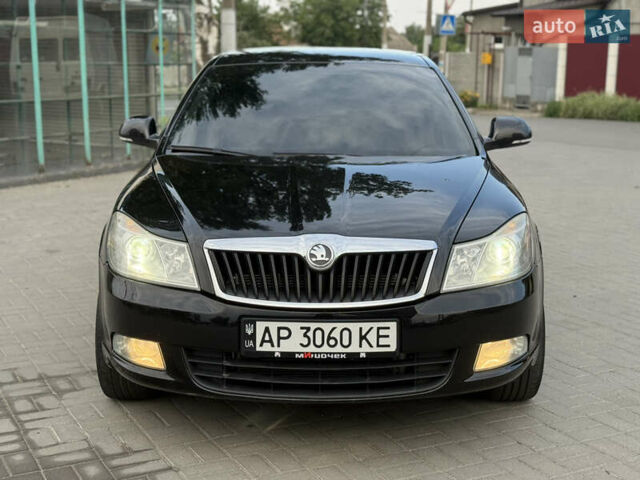 Черный Шкода Октавия, объемом двигателя 1.8 л и пробегом 200 тыс. км за 7600 $, фото 1 на Automoto.ua
