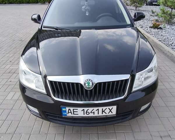 Черный Шкода Октавия, объемом двигателя 1.2 л и пробегом 159 тыс. км за 7500 $, фото 1 на Automoto.ua