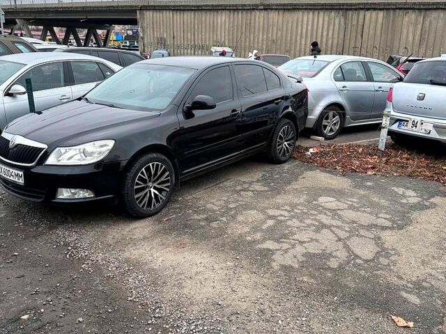 Чорний Шкода Октавія, об'ємом двигуна 1.8 л та пробігом 249 тис. км за 7800 $, фото 1 на Automoto.ua