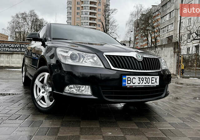 Черный Шкода Октавия, объемом двигателя 1.8 л и пробегом 56 тыс. км за 10500 $, фото 1 на Automoto.ua