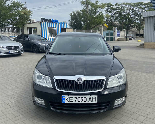 Черный Шкода Октавия, объемом двигателя 1.8 л и пробегом 153 тыс. км за 7999 $, фото 1 на Automoto.ua
