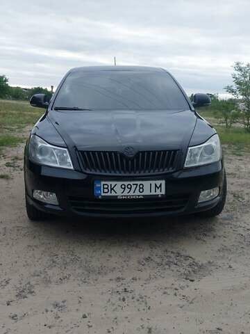 Черный Шкода Октавия, объемом двигателя 1.8 л и пробегом 179 тыс. км за 8200 $, фото 1 на Automoto.ua