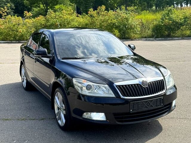 Черный Шкода Октавия, объемом двигателя 1.8 л и пробегом 202 тыс. км за 8299 $, фото 1 на Automoto.ua