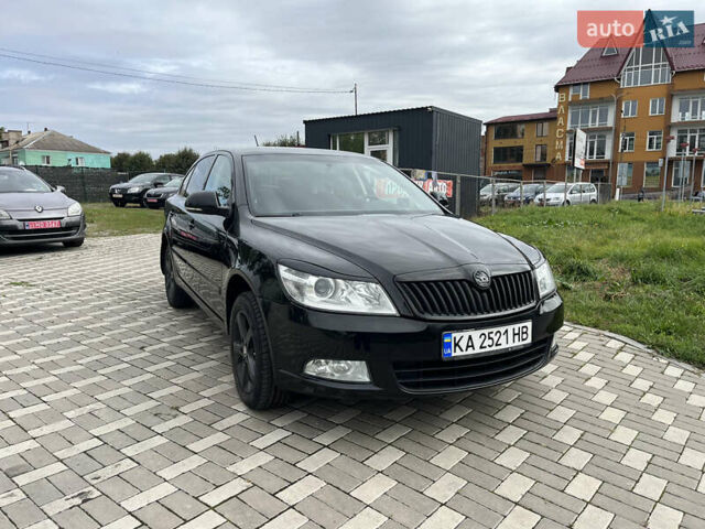 Черный Шкода Октавия, объемом двигателя 1.8 л и пробегом 213 тыс. км за 7900 $, фото 1 на Automoto.ua