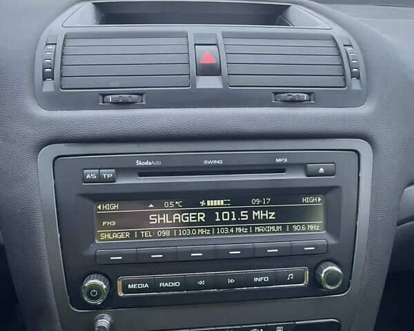 Чорний Шкода Октавія, об'ємом двигуна 1.6 л та пробігом 354 тис. км за 6800 $, фото 1 на Automoto.ua