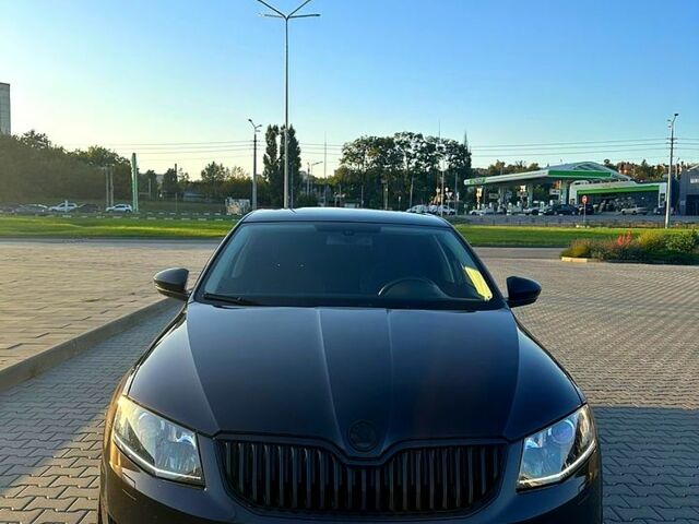 Черный Шкода Октавия, объемом двигателя 1.8 л и пробегом 152 тыс. км за 12300 $, фото 1 на Automoto.ua