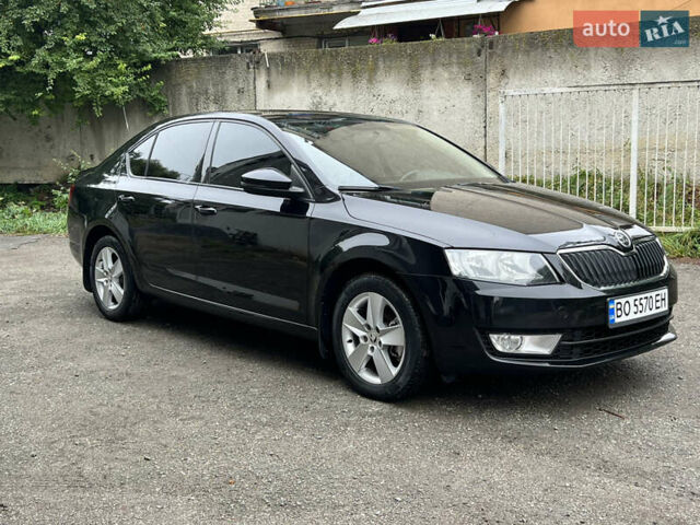 Черный Шкода Октавия, объемом двигателя 1.2 л и пробегом 267 тыс. км за 8500 $, фото 1 на Automoto.ua