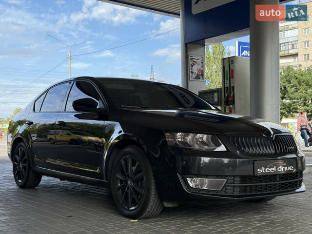 Чорний Шкода Октавія, об'ємом двигуна 1.6 л та пробігом 216 тис. км за 12499 $, фото 1 на Automoto.ua