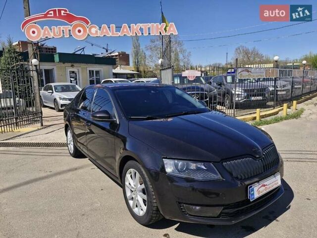 Черный Шкода Октавия, объемом двигателя 1.6 л и пробегом 255 тыс. км за 10499 $, фото 1 на Automoto.ua