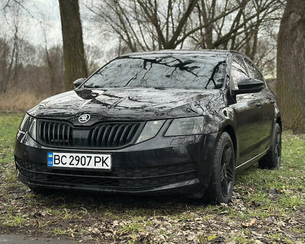 Черный Шкода Октавия, объемом двигателя 1.6 л и пробегом 296 тыс. км за 10500 $, фото 1 на Automoto.ua