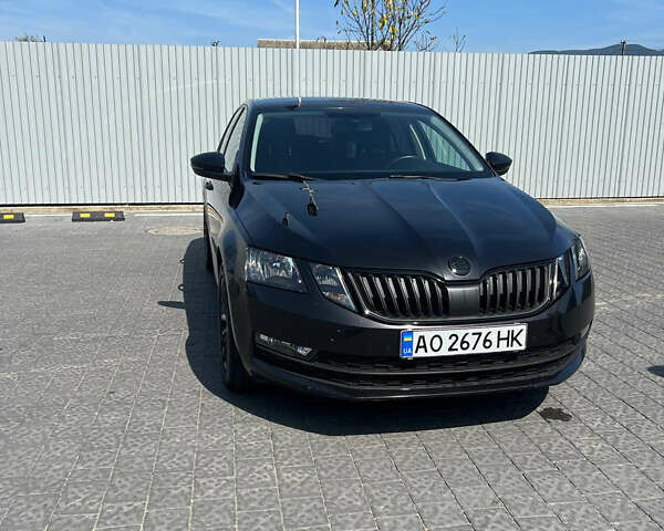 Шкода Октавія 2017 у Ужгороді на Automoto.ua Чорний Шкода Октавія, об'ємом двигуна 1.6 л та пробігом 285 тис. км за 13500 $, фото 1 на Automoto.ua