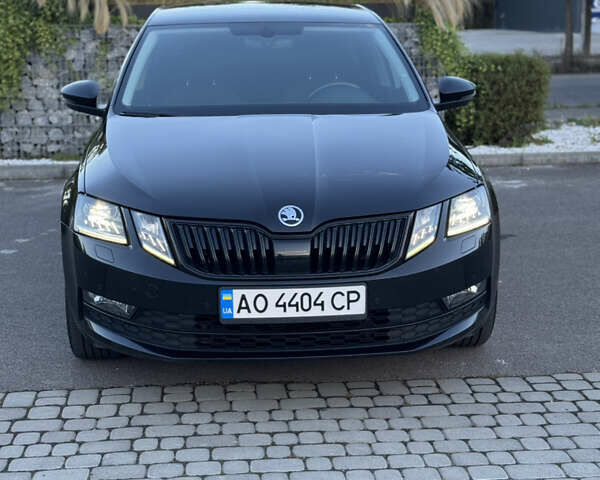 Черный Шкода Октавия, объемом двигателя 1.97 л и пробегом 205 тыс. км за 17200 $, фото 1 на Automoto.ua