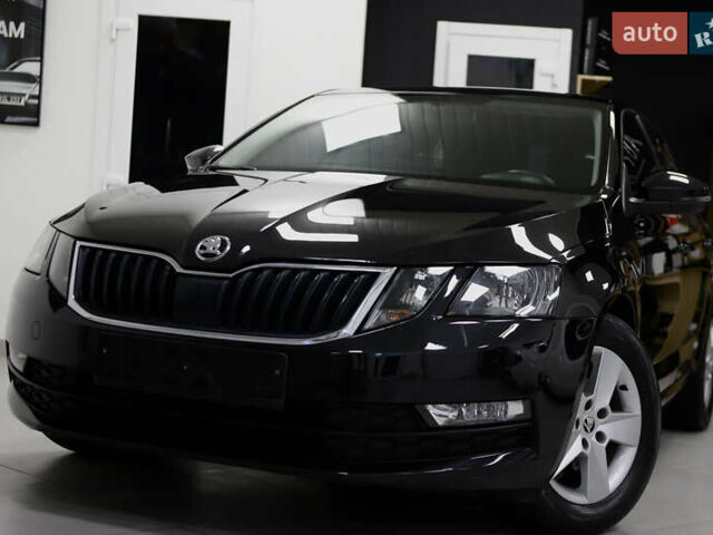 Черный Шкода Октавия, объемом двигателя 1.97 л и пробегом 163 тыс. км за 15900 $, фото 1 на Automoto.ua