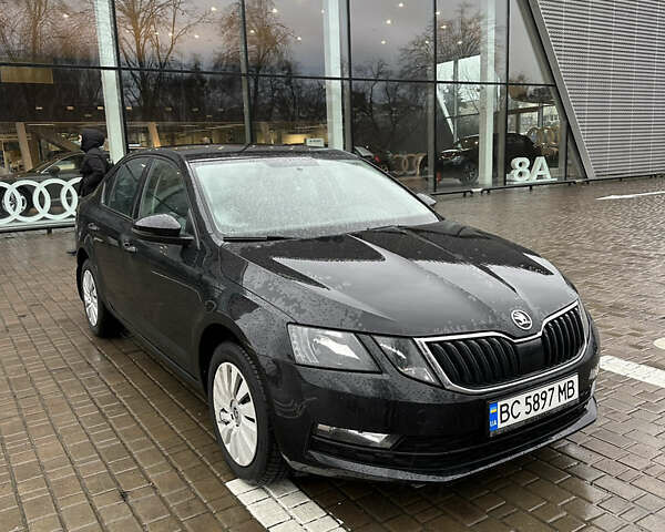 Черный Шкода Октавия, объемом двигателя 1.4 л и пробегом 119 тыс. км за 11500 $, фото 1 на Automoto.ua