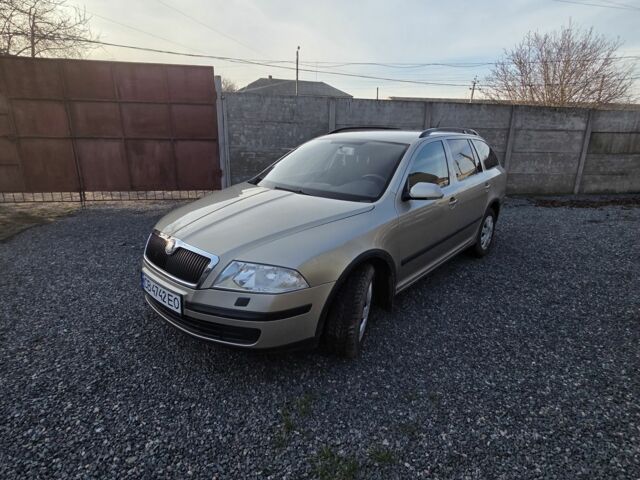 Коричневый Шкода Октавия, объемом двигателя 1.6 л и пробегом 220 тыс. км за 4400 $, фото 1 на Automoto.ua