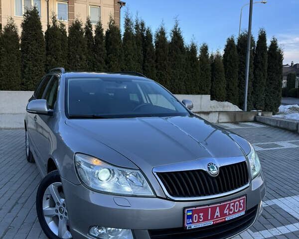 Коричневый Шкода Октавия, объемом двигателя 2 л и пробегом 201 тыс. км за 10550 $, фото 1 на Automoto.ua