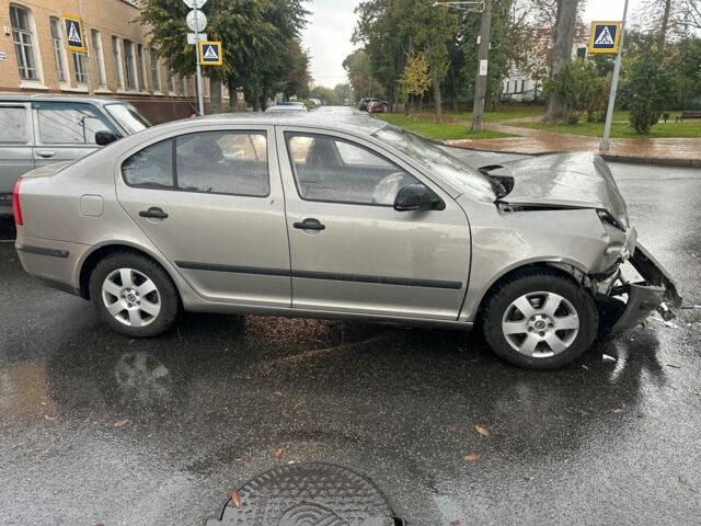 Шкода Октавія 2011 у Чернігові на Automoto.ua Коричневий Шкода Октавія, об'ємом двигуна 1.6 л та пробігом 165 тис. км за 3000 $, фото 1 на Automoto.ua