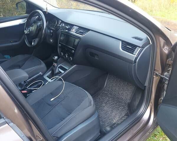 Коричневий Шкода Октавія, об'ємом двигуна 1.6 л та пробігом 270 тис. км за 12750 $, фото 1 на Automoto.ua