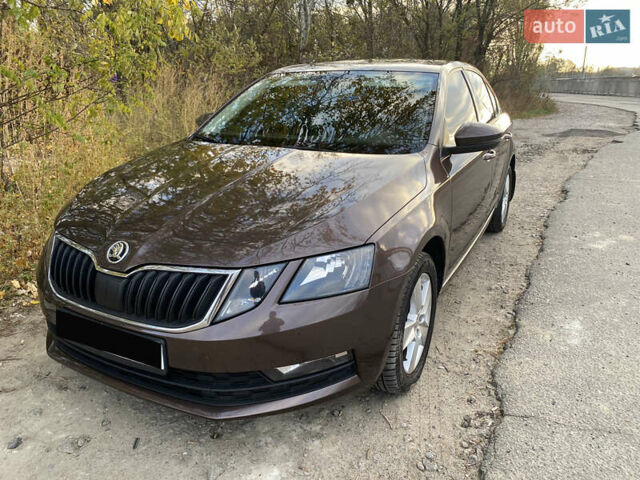 Коричневый Шкода Октавия, объемом двигателя 1.4 л и пробегом 149 тыс. км за 12330 $, фото 1 на Automoto.ua