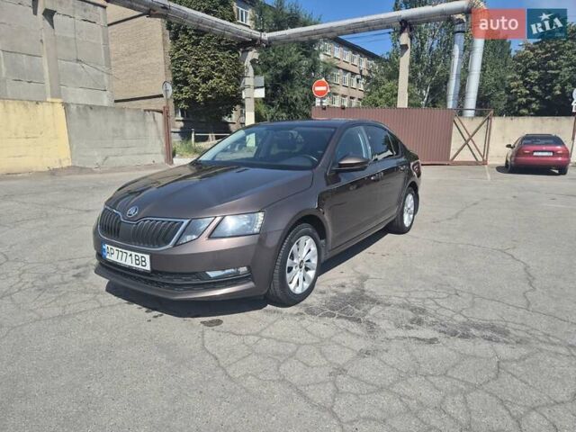 Коричневый Шкода Октавия, объемом двигателя 1.8 л и пробегом 170 тыс. км за 15500 $, фото 1 на Automoto.ua
