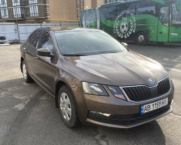 Коричневый Шкода Октавия, объемом двигателя 1.6 л и пробегом 169 тыс. км за 14500 $, фото 1 на Automoto.ua