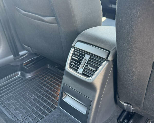 Шкода Октавия 2019 в Киеве на Automoto.ua Коричневый Шкода Октавия, объемом двигателя 1.8 л и пробегом 235 тыс. км за 14000 $, фото 1 на Automoto.ua