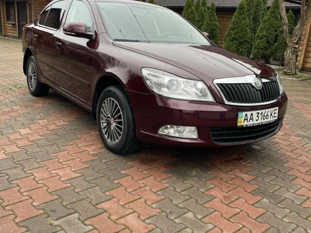 Красный Шкода Октавия, объемом двигателя 1 л и пробегом 73 тыс. км за 9950 $, фото 1 на Automoto.ua