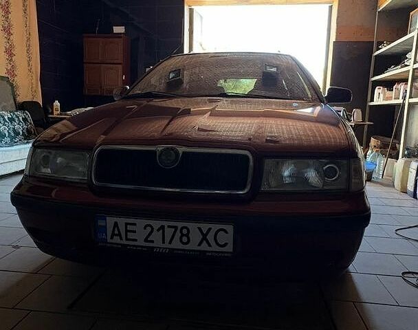 Червоний Шкода Октавія, об'ємом двигуна 1.6 л та пробігом 210 тис. км за 4000 $, фото 1 на Automoto.ua