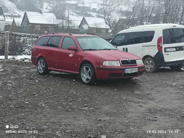 Червоний Шкода Октавія, об'ємом двигуна 2 л та пробігом 238 тис. км за 3300 $, фото 1 на Automoto.ua